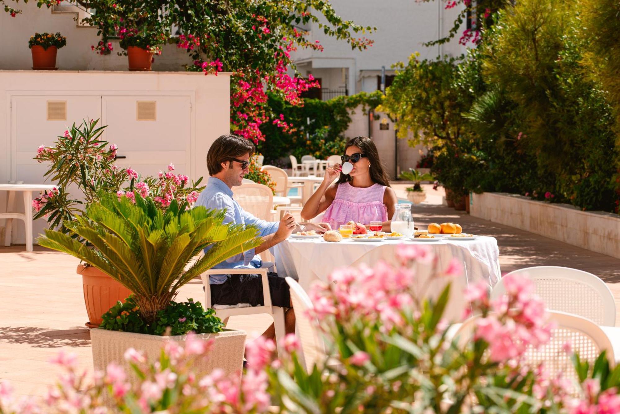 Hotel Degli Aranci Vieste Ngoại thất bức ảnh