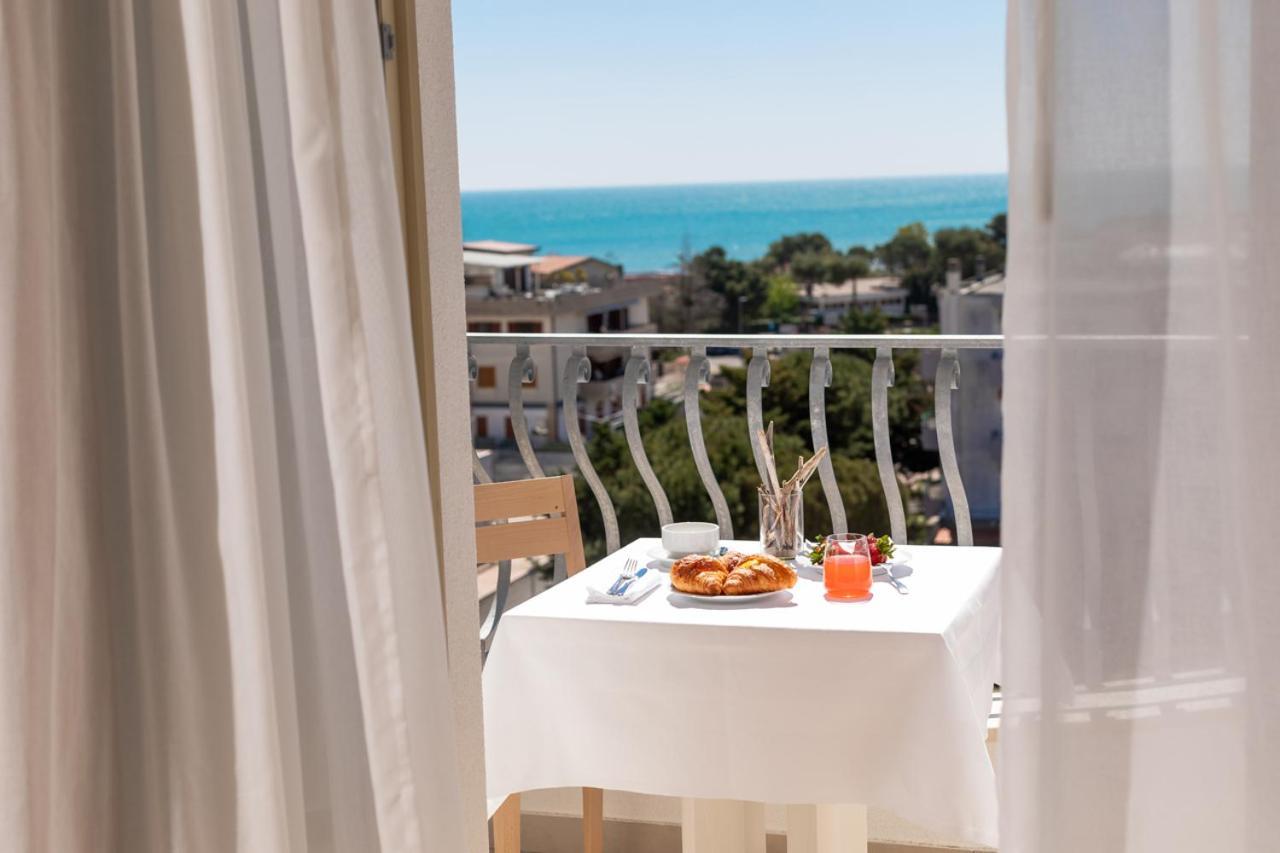 Hotel Degli Aranci Vieste Ngoại thất bức ảnh