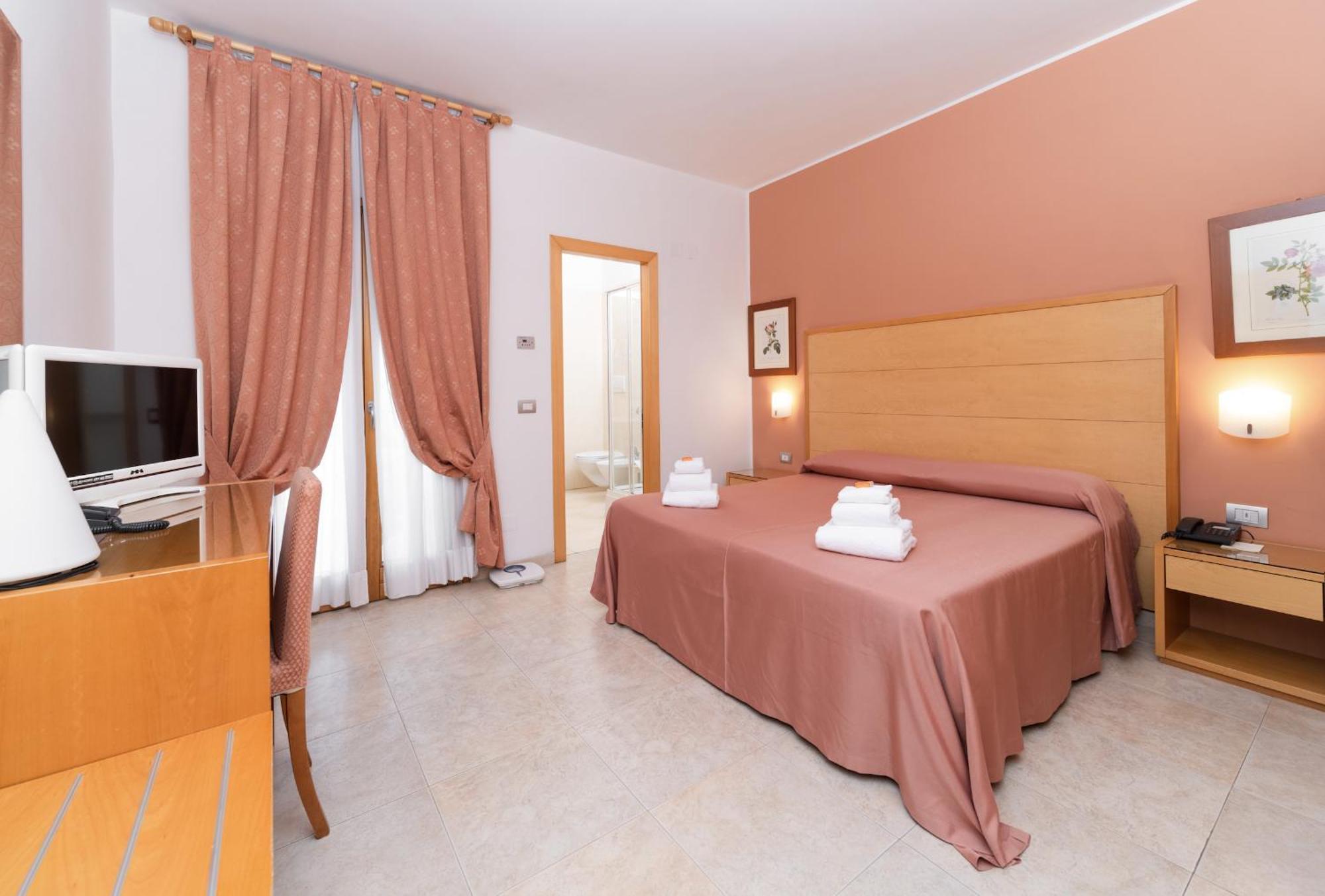 Hotel Degli Aranci Vieste Ngoại thất bức ảnh