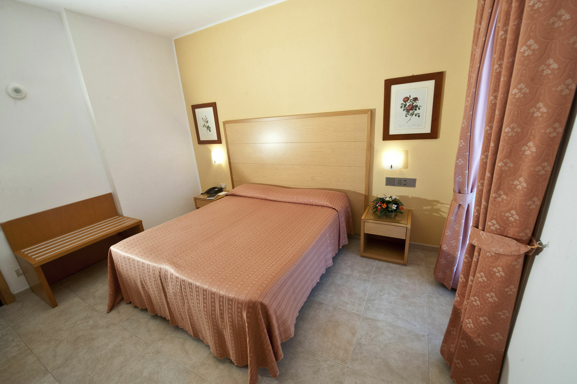 Hotel Degli Aranci Vieste Ngoại thất bức ảnh